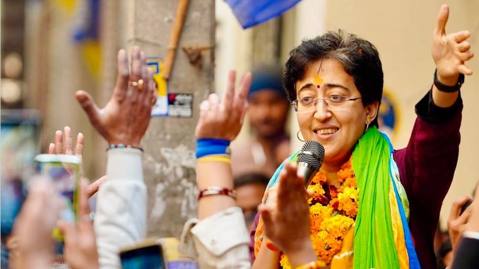 Delhi Assembly : दिल्ली विधानसभा में नेता प्रतिपक्ष बनीं आतिशी, AAP की ...